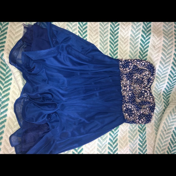 Prom dress - Picture 2 of 8